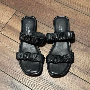 Mariela made in Italy two‎ strap scrunched black leather sandals size us 7.5-8